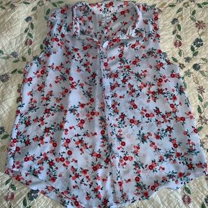 Elle Sleeveless Button Down Top